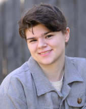 Hannah - 17, F