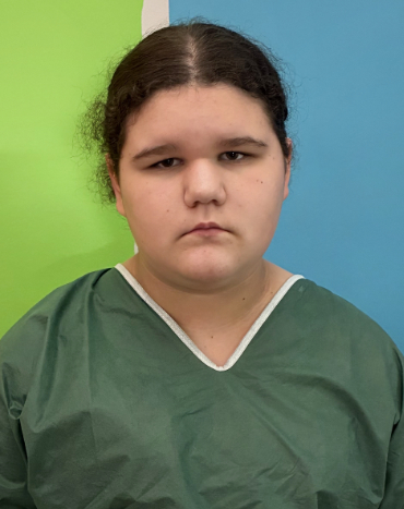 Olivia - 12, F